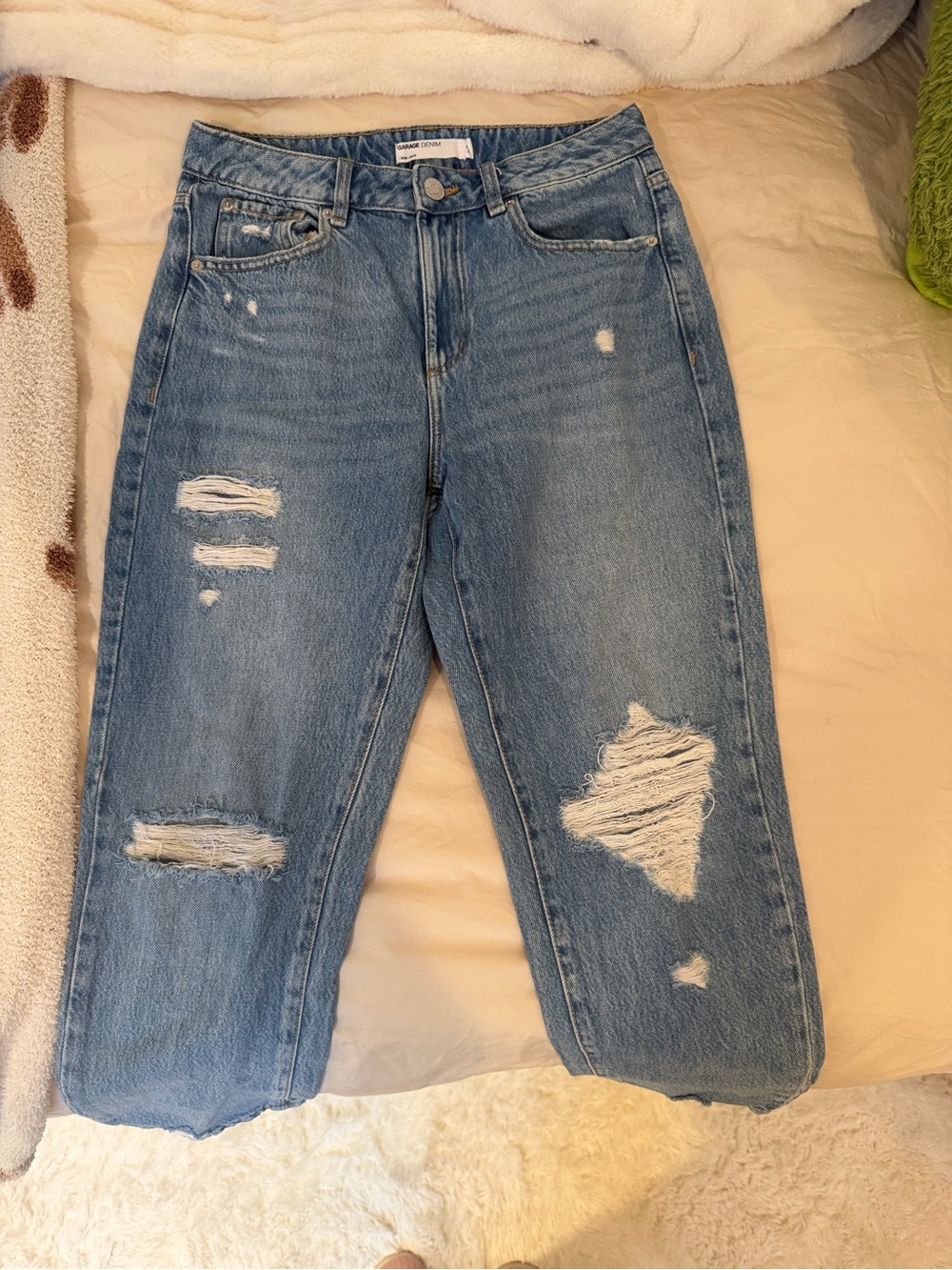 Garage High-Rise Distressed Jeans - Light Blue Wash